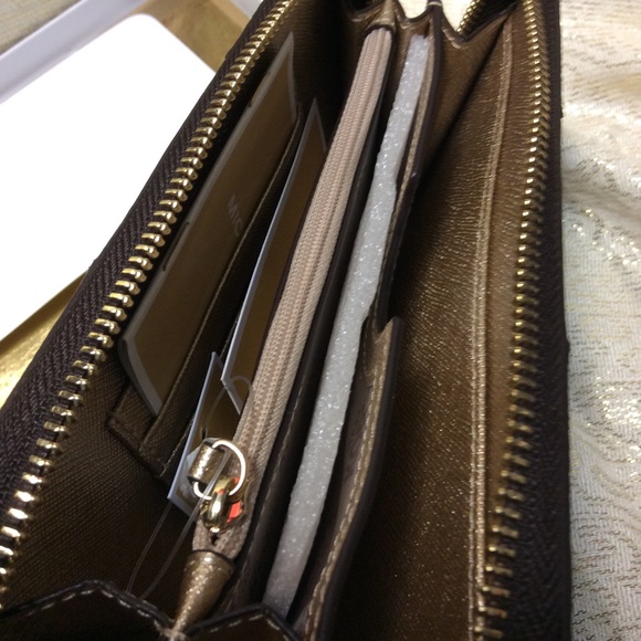 Michael Kors LG Coin Multi Function Phone Case - Picture 4 of 5